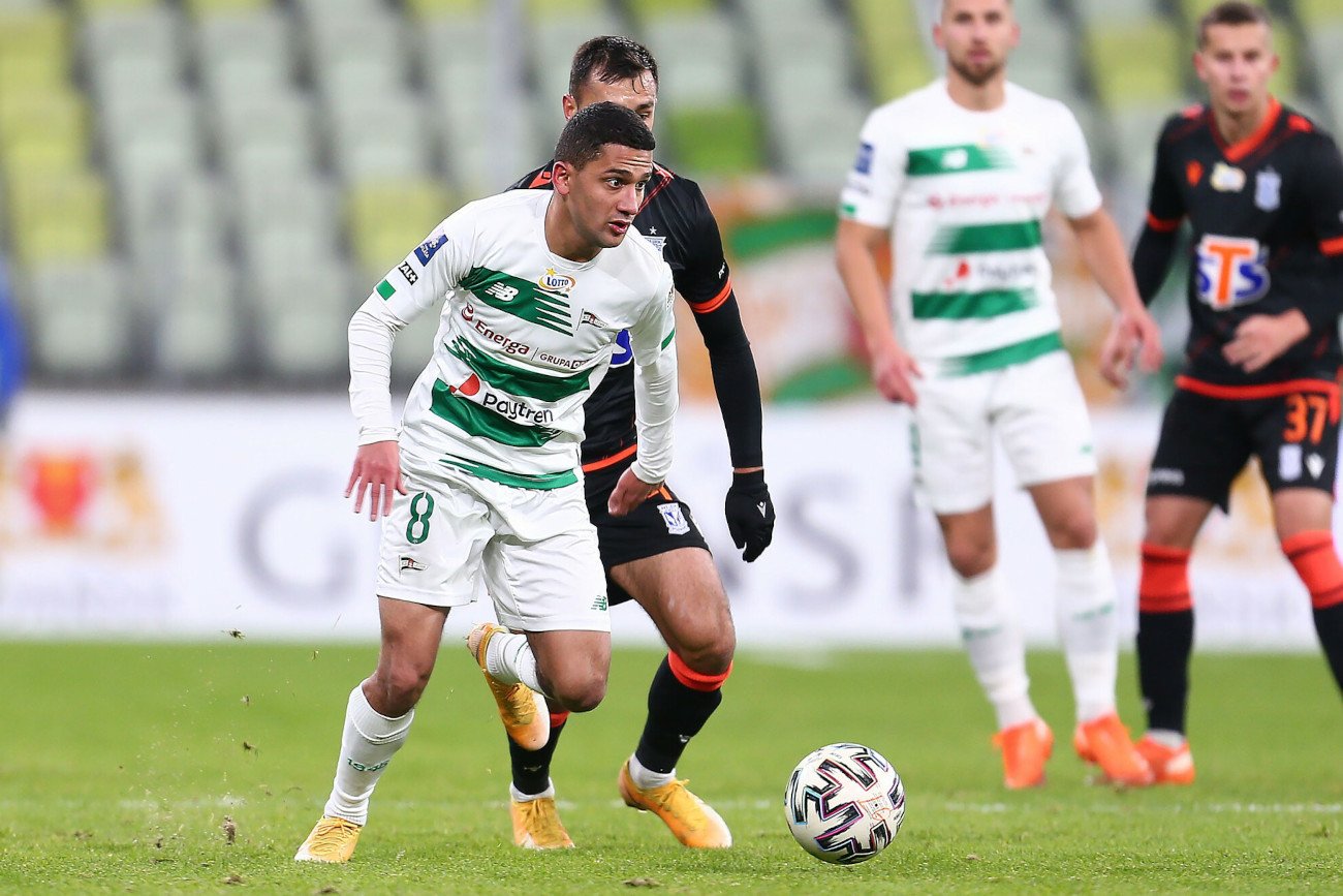 Omran Haydary jest piłkarzem Lechii Gdańsk i ośmiokrotnym reprezentantem kadry Afganistanu