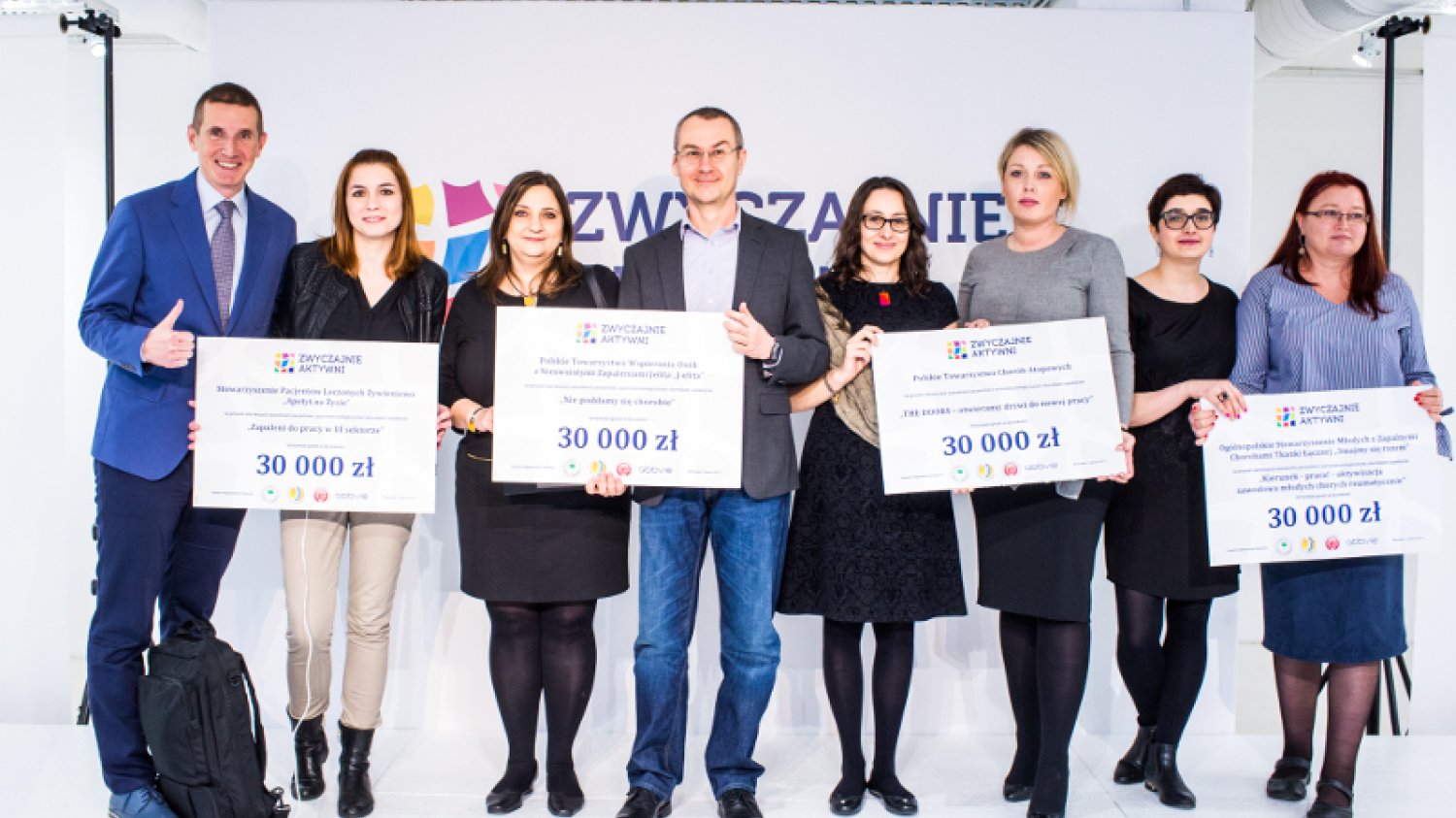 Laureaci IV edycji ogólnopolskiego konkursu "Zwyczajnie Aktywni".