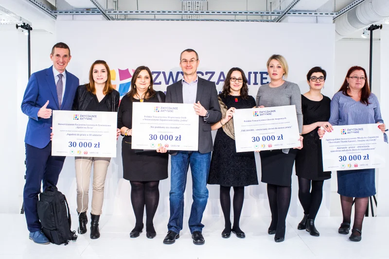 Laureaci IV edycji ogólnopolskiego konkursu "Zwyczajnie Aktywni".