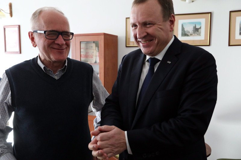 Szef Rady Mediów Narodowych Krzysztof Czabański (na zdjęciu z prezesem TVP Jackiem Kurskim) przedstawia nowy pomysł w kwestii abonamentu rtv.
