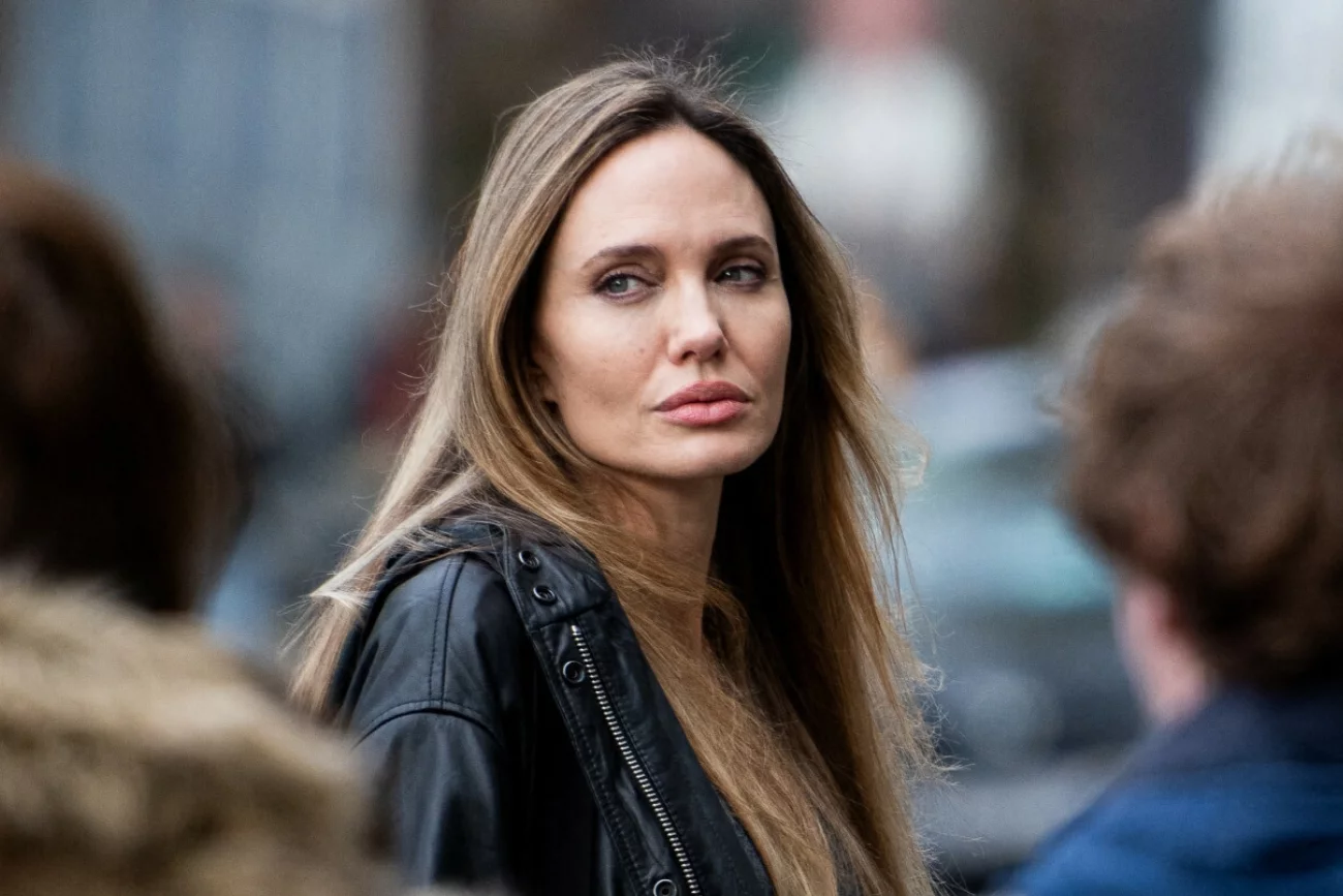 Syn Angeliny Jolie znów miał wypadek na drodze. Nagranie wyciekło do internetu Syn Angeliny Jolie znów miał wypadek. Do sieci trafiło nagranie