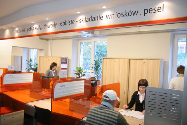 Sama znajomość danych PESEL nie wystarczą, żeby wziąć w Polsce "chwilówkę". Potrzebny będzie jeszcze dowód osobisty.