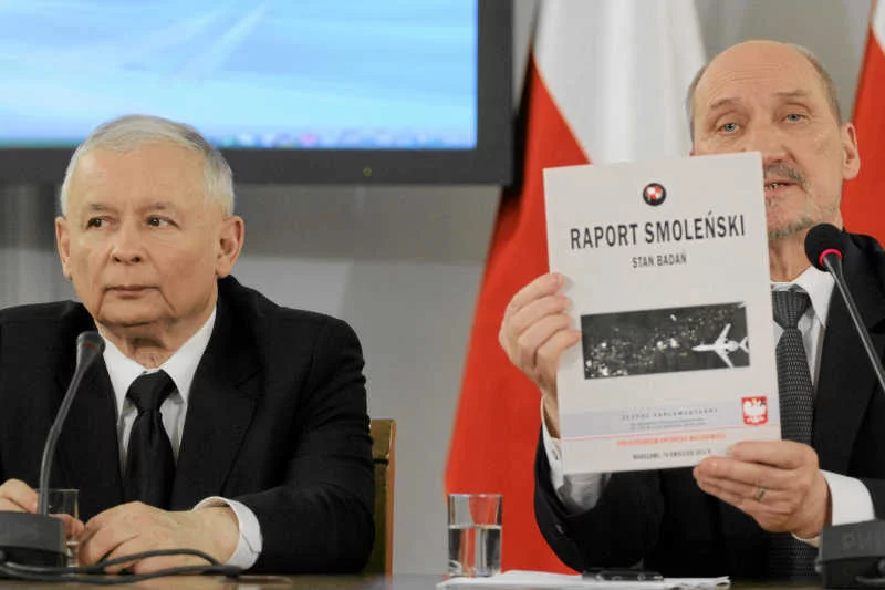 Poseł Twojego Ruchu chciał wykluczenia z obrad Sejmu Antoniego Macierewicza i Jarosława Kaczyńskiego.