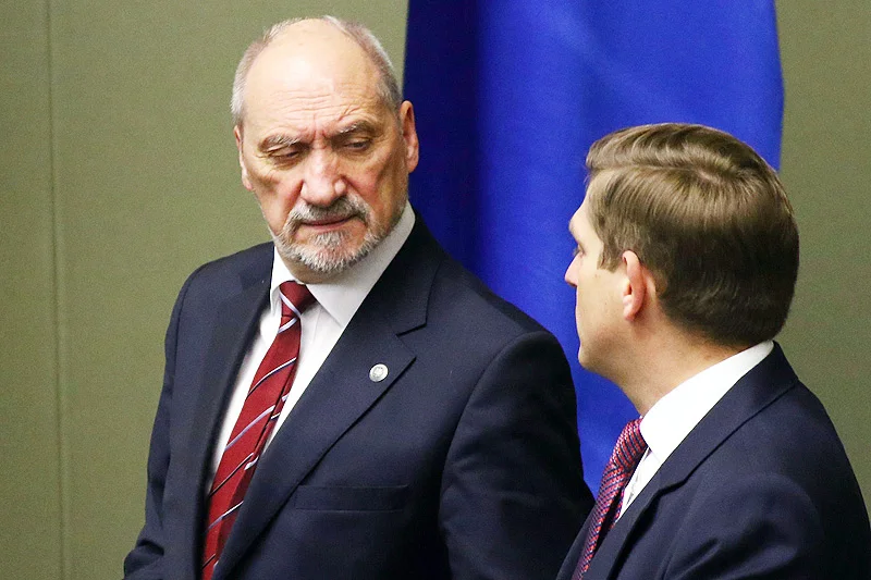 Gdyby PiS było traktowane tak jak inne partie rządzące w przeszłości, nieprawidłowości w MON stałby się źródłem potężnej afery.