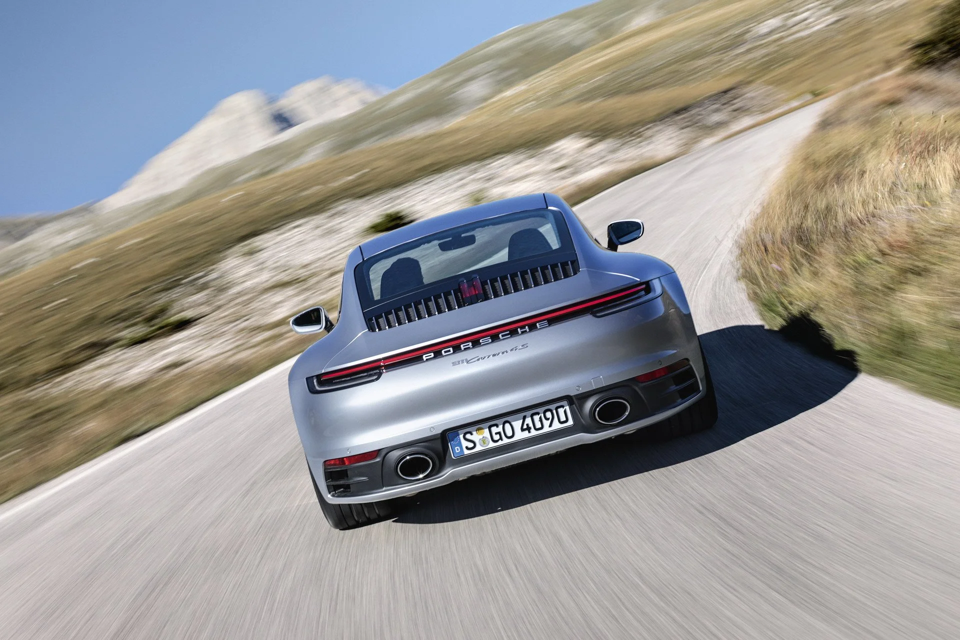 Nowy tył podzielił fanów 911, ale auto i tak zyska status kultowego. Jak każde 911.