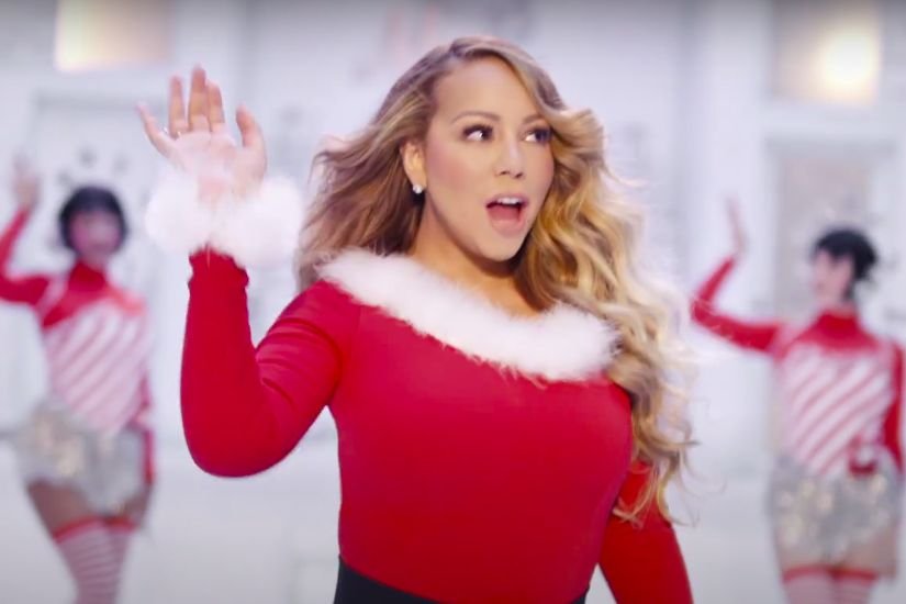 Piosenkarka Mariah Carrey w nowej wersji teledysku "All I Want for Christmas Is You"