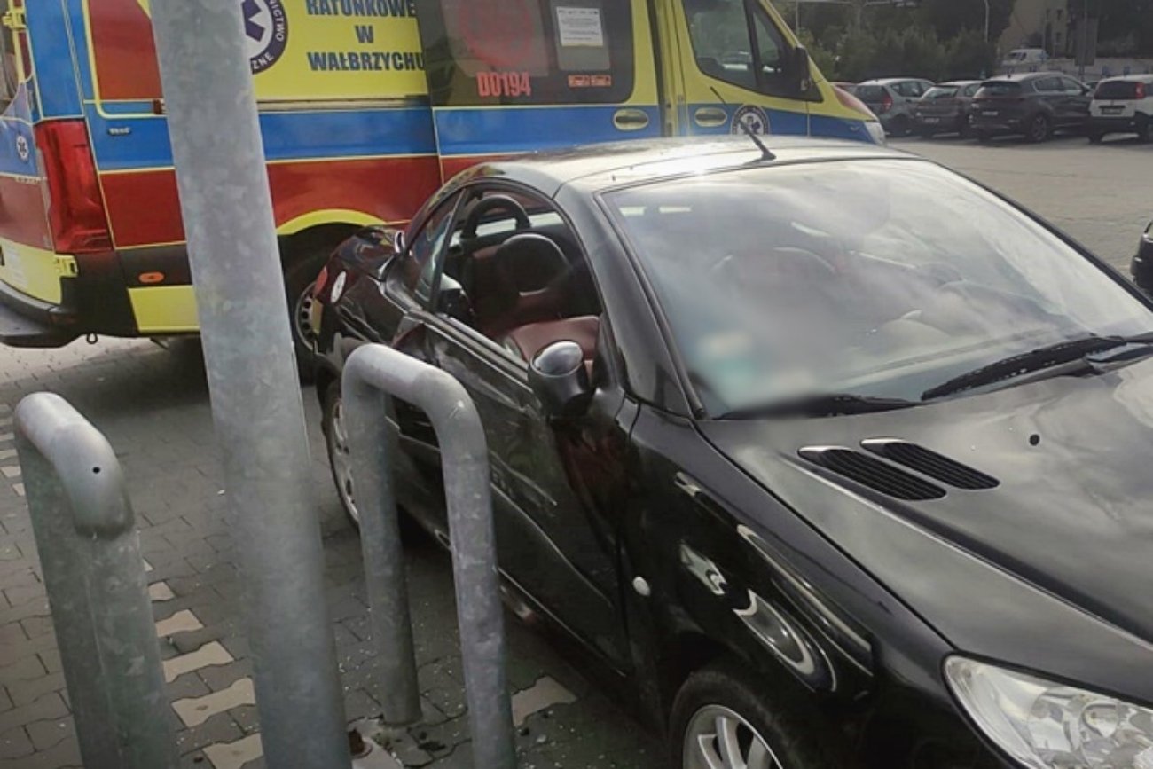 Trzyletnie dziecko potrąciło samochodem swoją mamę