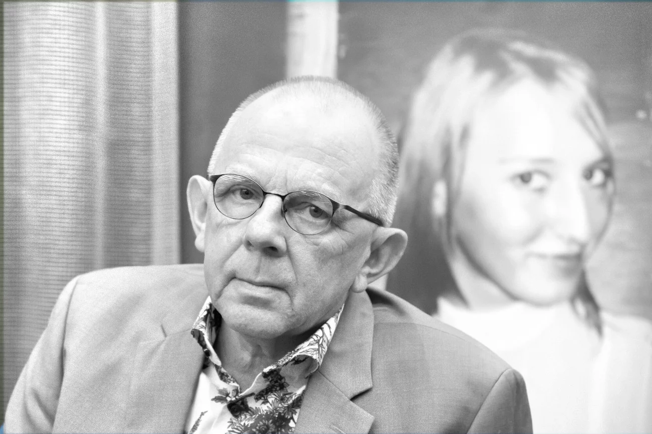 Janusz Szostak nie żyje. Dziennikarz informował o zakażeniu koronawirusem.
