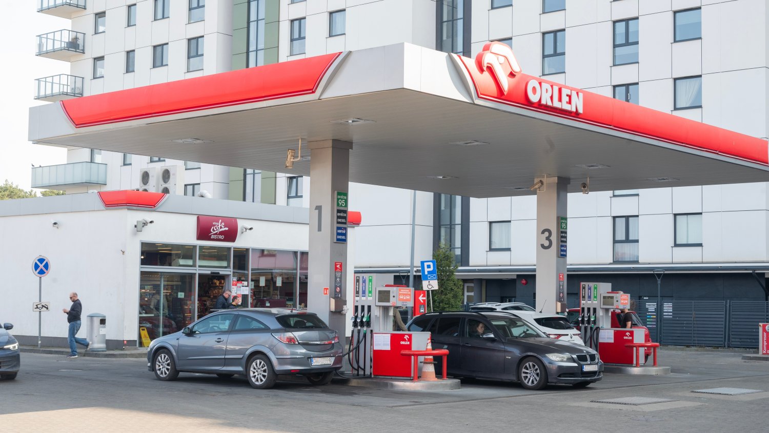 Ceny paliw idą w górę na Wielkanoc. Kierowcy diesla, lepiej tankujcie już dziś