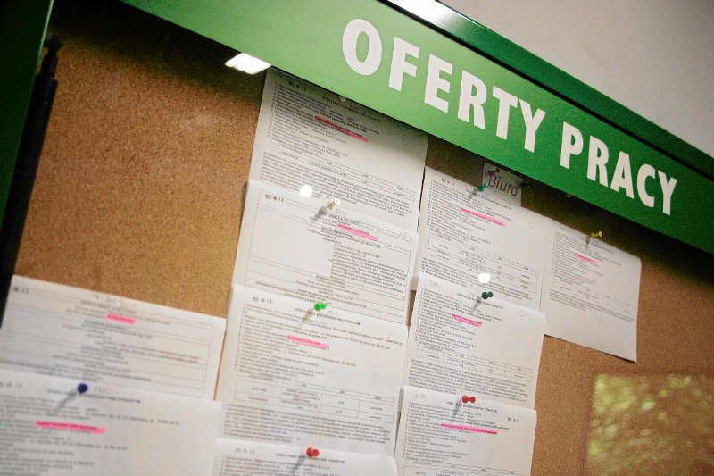 Coraz więcej ofert pracy i płace rosnące szybciej niż wydajność - taki jest polski rynek pracy w 2014 roku