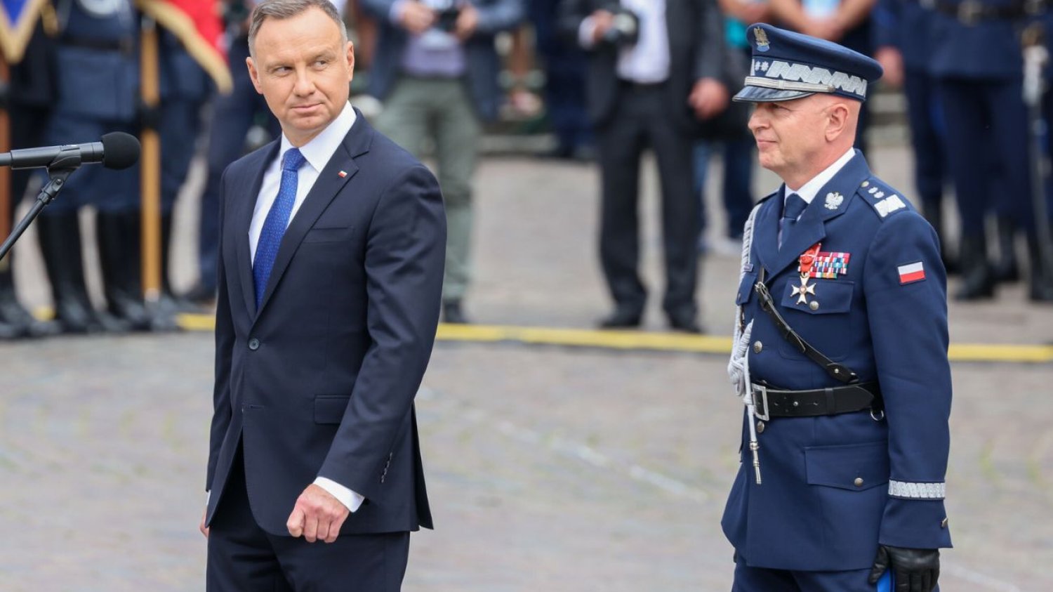 Zapytaliśmy w KGP o "focha" Dudy w ich święto. "Policja jest dla wszystkich obywateli" Prezydent Andrzej Duda i były komendant główny policji Jarosław Szymczyk