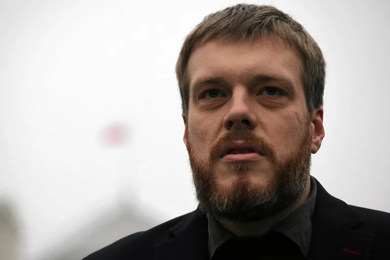Adrian Zandberg podkreśla, że "kryzys demokracji nie zaczął się wczoraj".
