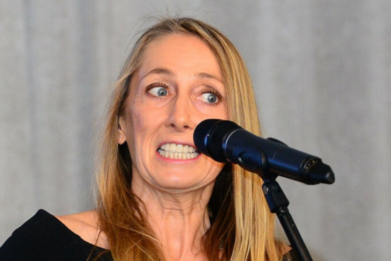 Internauci wyśmiali okładkę nowej książki Beaty Pawlikowskiej o szczęśliwych związkach.