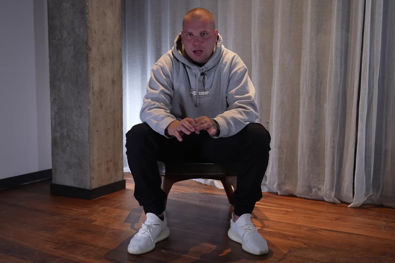 Budda o szantażowaniu.