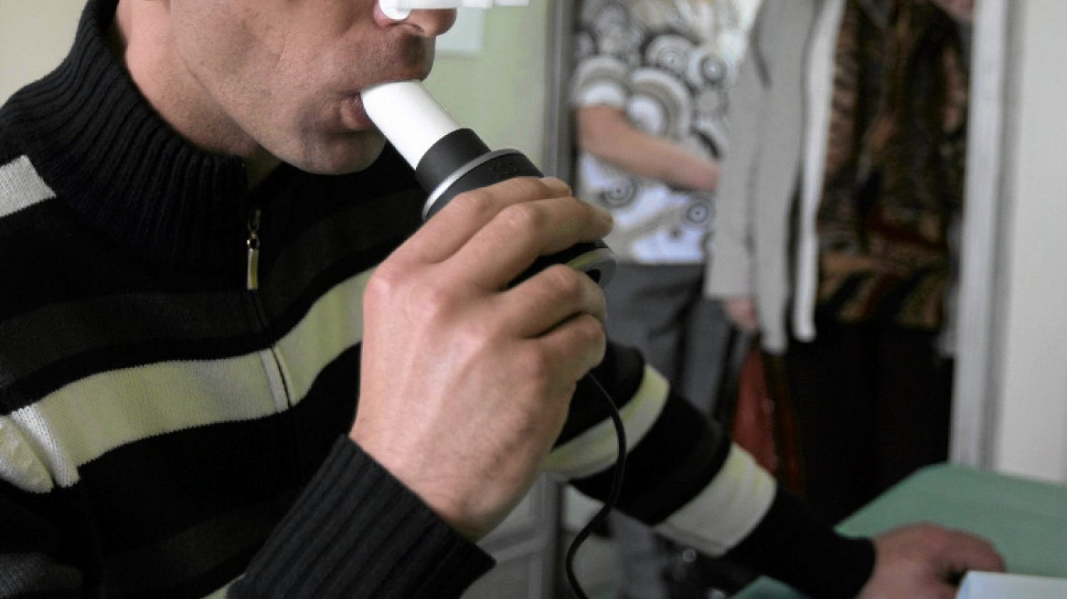 Spirometria - badanie pojemności płuc.