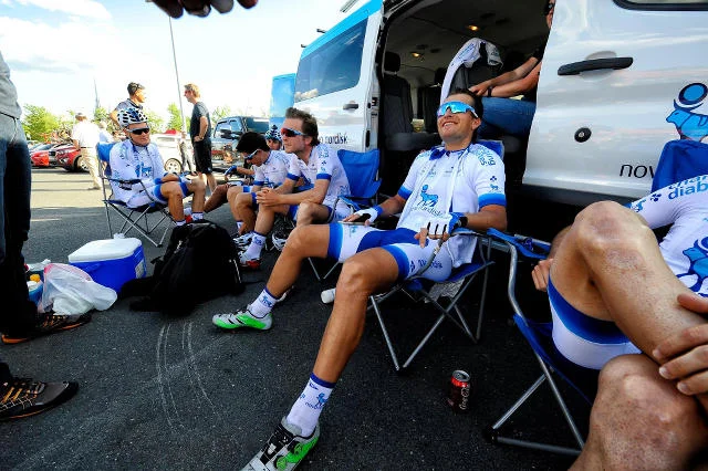 Zawodnicy Team Novo Nordisk niczym nie różnią się od pozostałych profesjonalnych kolarzy. Może tylko tym, że muszą „więcej myśleć”