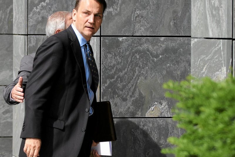 Radosław Sikorski pod koniec sierpnia udzialił wywiadu francuskiej gazecie "Le Monde"