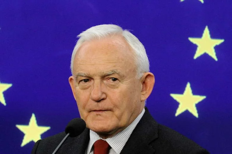 Leszek Miller wyjaśnił powody klęski dyplomatycznej PiS na forum europejskim.