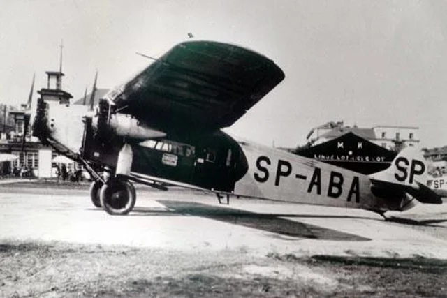 samolot Fokker F-VII/1M zabierał 8 pasażerów i miał zasięg 900 km.