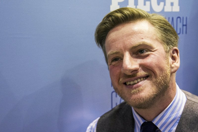 Szczepan Twardoch krytykował osoby broniące zaszczepionych poza kolejnością artystów.