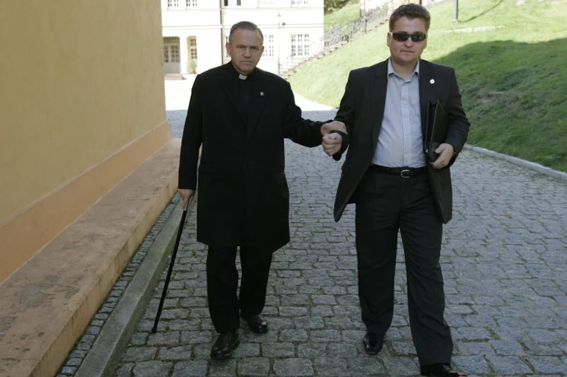 Przy okazji powrotu sprawy molestowania dzieci przez prałata Henryka Jankowskiego, wracają także inne sprawy z nim związane.