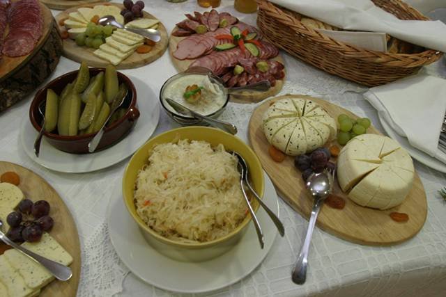 Na wielkanocnym stole króluje kiszona kapusta