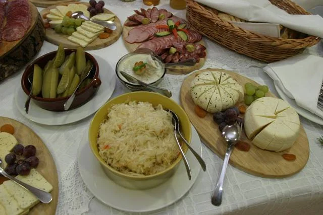 Na wielkanocnym stole króluje kiszona kapusta