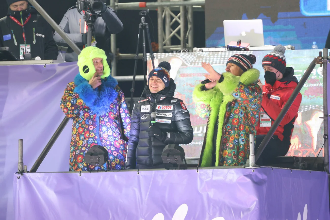 Kamil Stoch pojawił się na Wielkiej Krokwi, przemawiając do kibiców w przerwie pomiędzy seriami sobotniego konkursu.