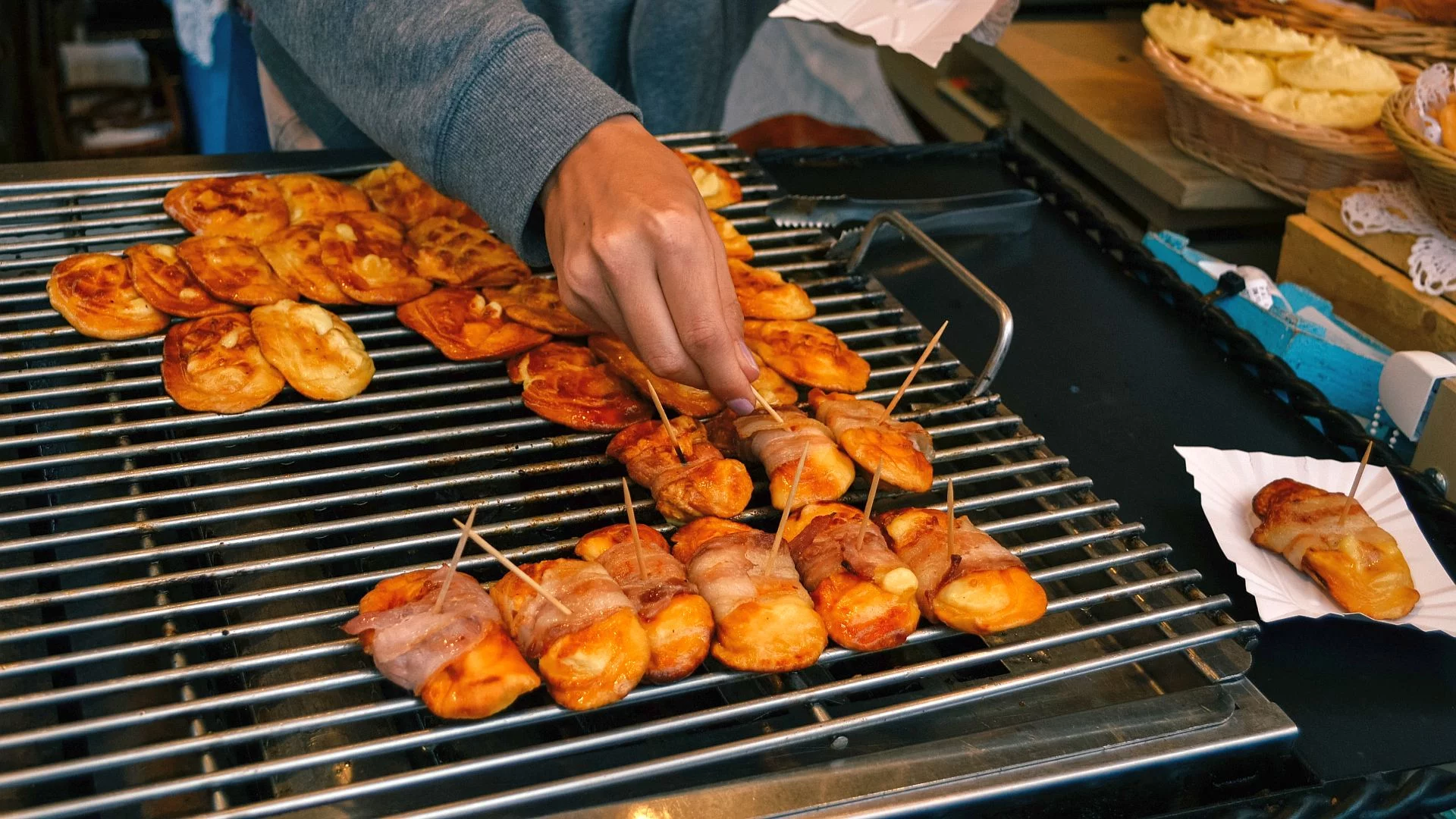 Pieczone serki na Jarmarku Warszawskim można dostać już za 6 złotych