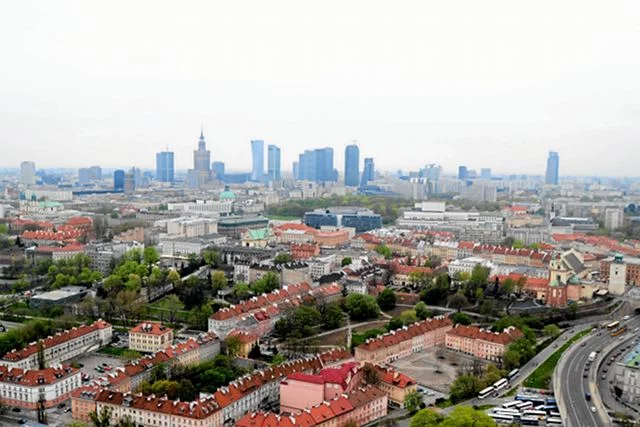 Warszawskie powietrze jest zanieczyszczone, zawiera m.in. zbyt wysokie stężenie rakotwórczych benzopirenów