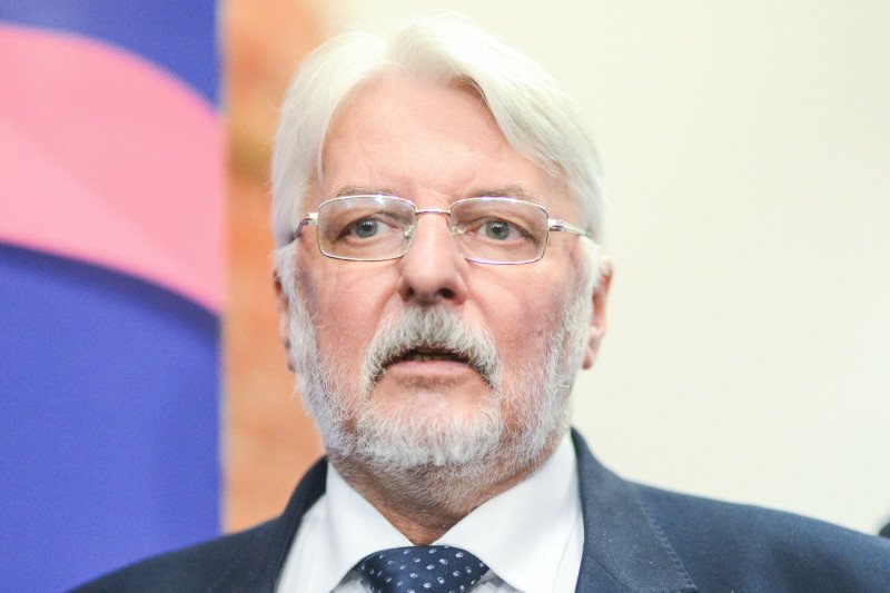 Waszczykowski o pieniądzach z KPO dla Polski: "Szantażują von der Leyen"