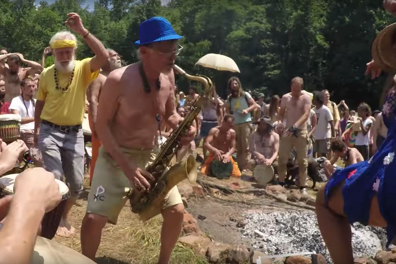 Neo-hippisi spotkali się na festiwalu "Rainbow Gathering" w Moszczańcu. Nie spodziewali się, że niektórzy skończą w szpitalu