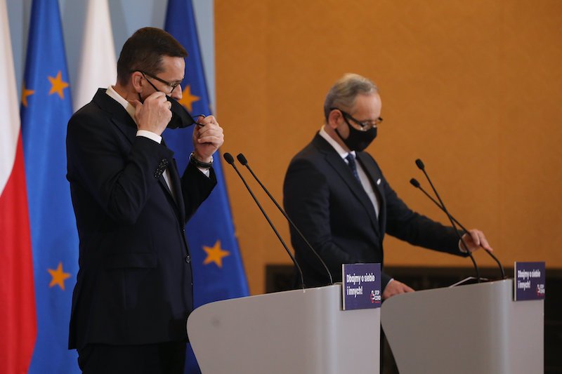 Rząd zmienia zasady raportów o epidemii koronawirusa w Polsce.