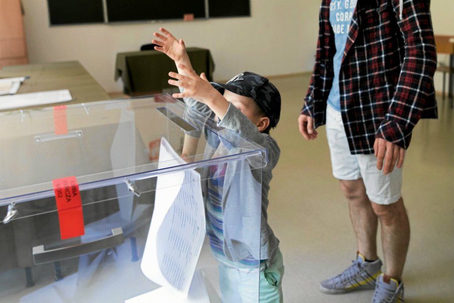 Jak głosowali młodzi w wyborach parlamentarnych? Poznaliśmy wstępne wyniki exit poll.