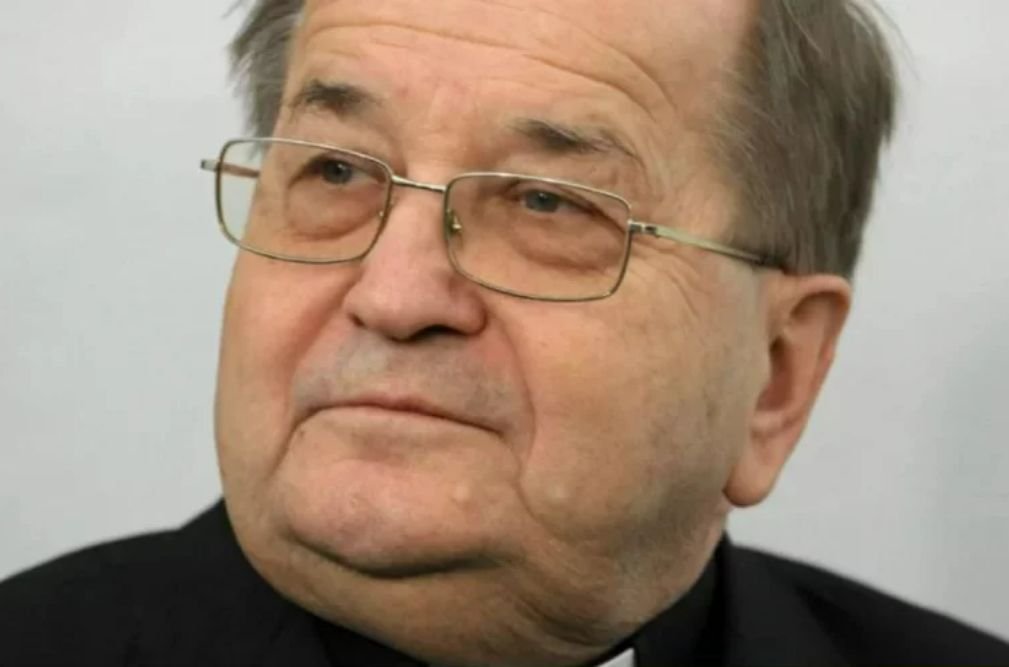 Ojciec Tadeusz Rydzyk podczas Pielgrzymki Młodych z Radiem Maryja na Jasną Górę pochwalił osoby, które "wreszcie przestały się bać koronawirusa" i niezależnie od pandemii, przychodzą na msze.