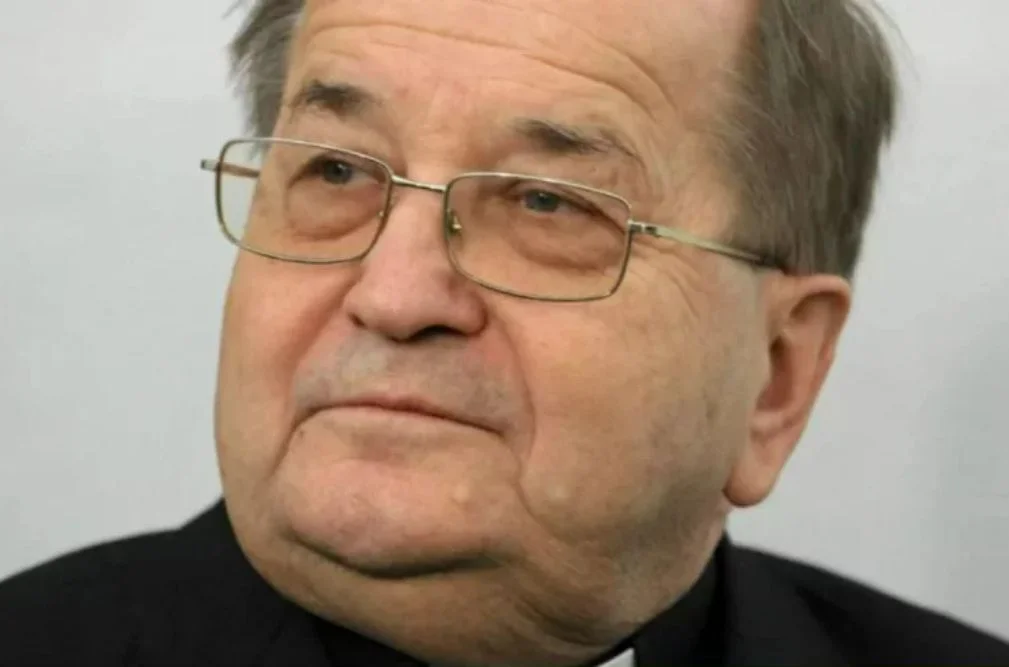 Ojciec Tadeusz Rydzyk podczas Pielgrzymki Młodych z Radiem Maryja na Jasną Górę pochwalił osoby, które "wreszcie przestały się bać koronawirusa" i niezależnie od pandemii, przychodzą na msze.