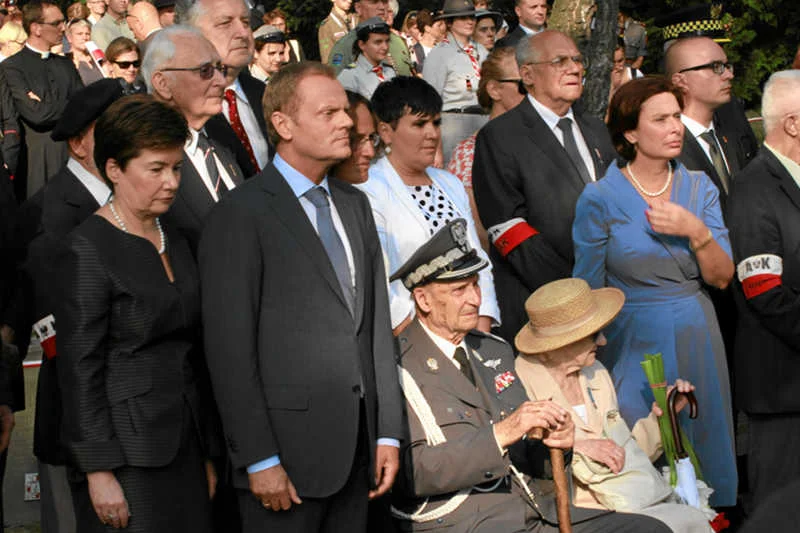 Podczas obchodów rocznicy wybuchu Powstania Warszawskiego wygwizdano polityków PO.