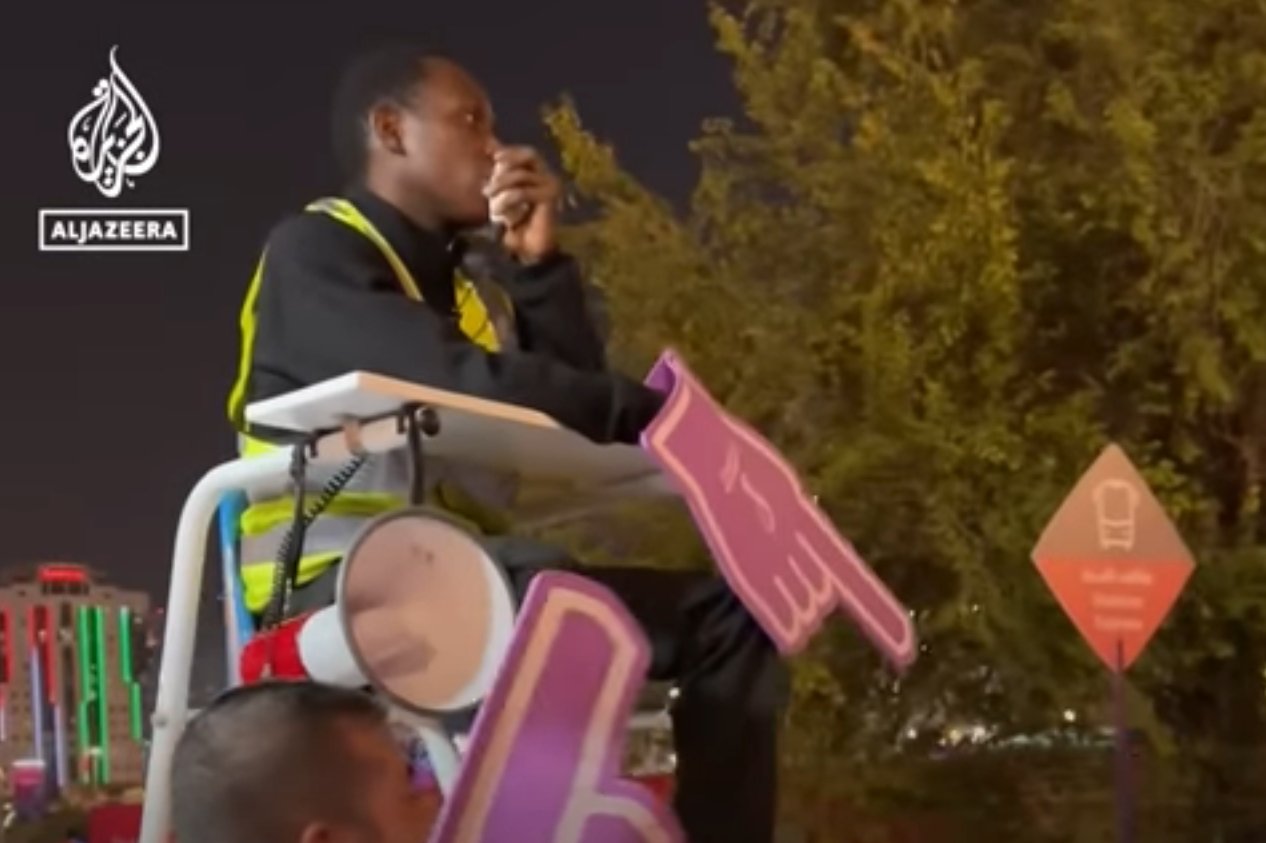 23-latek z Kenii podbił serca fanów w Katarze.