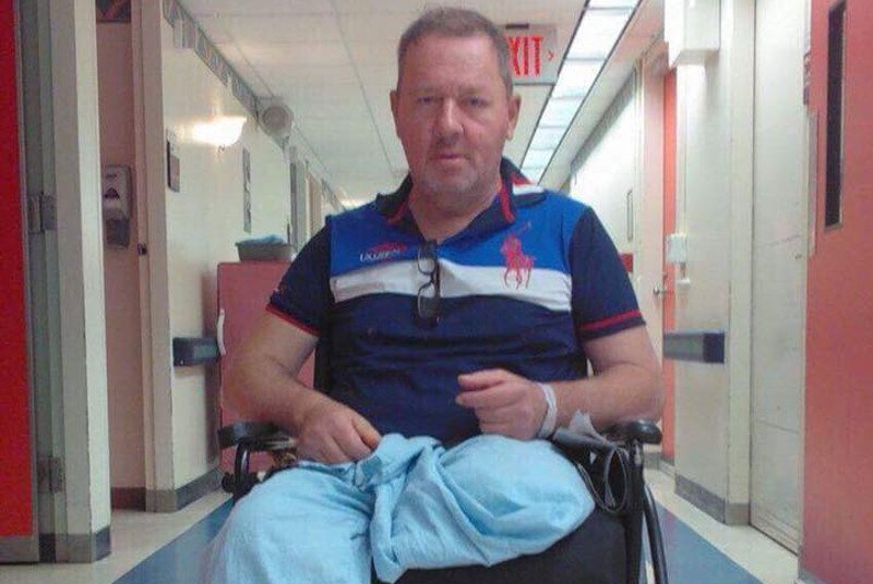 Marek Żurobski, gwiazda disco-polo z lat 90., potrzebuje pieniędzy na protezy nóg.