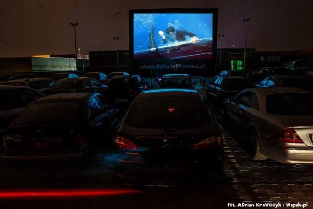 Kino samochodowe, Warszawa