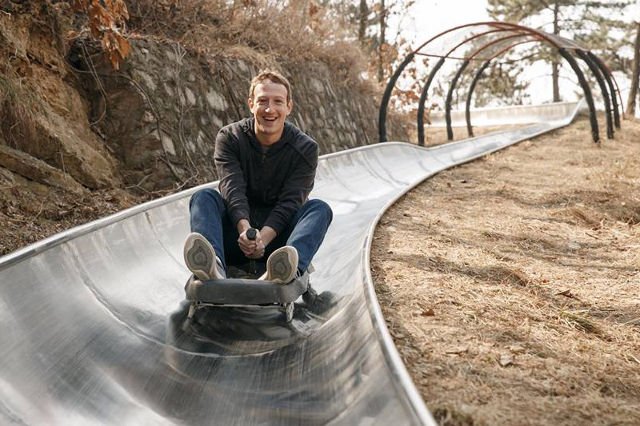 Mark Zuckenrberg odpiera zarzuty o blokowanie konserwatywnych treścii zwołuje na środę spotkanie