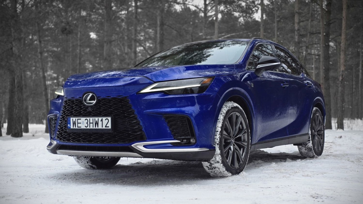 Przejechałem 2000 km Lexusem RX 450h+. Byłem w szoku, kiedy zobaczyłem, ile spalił