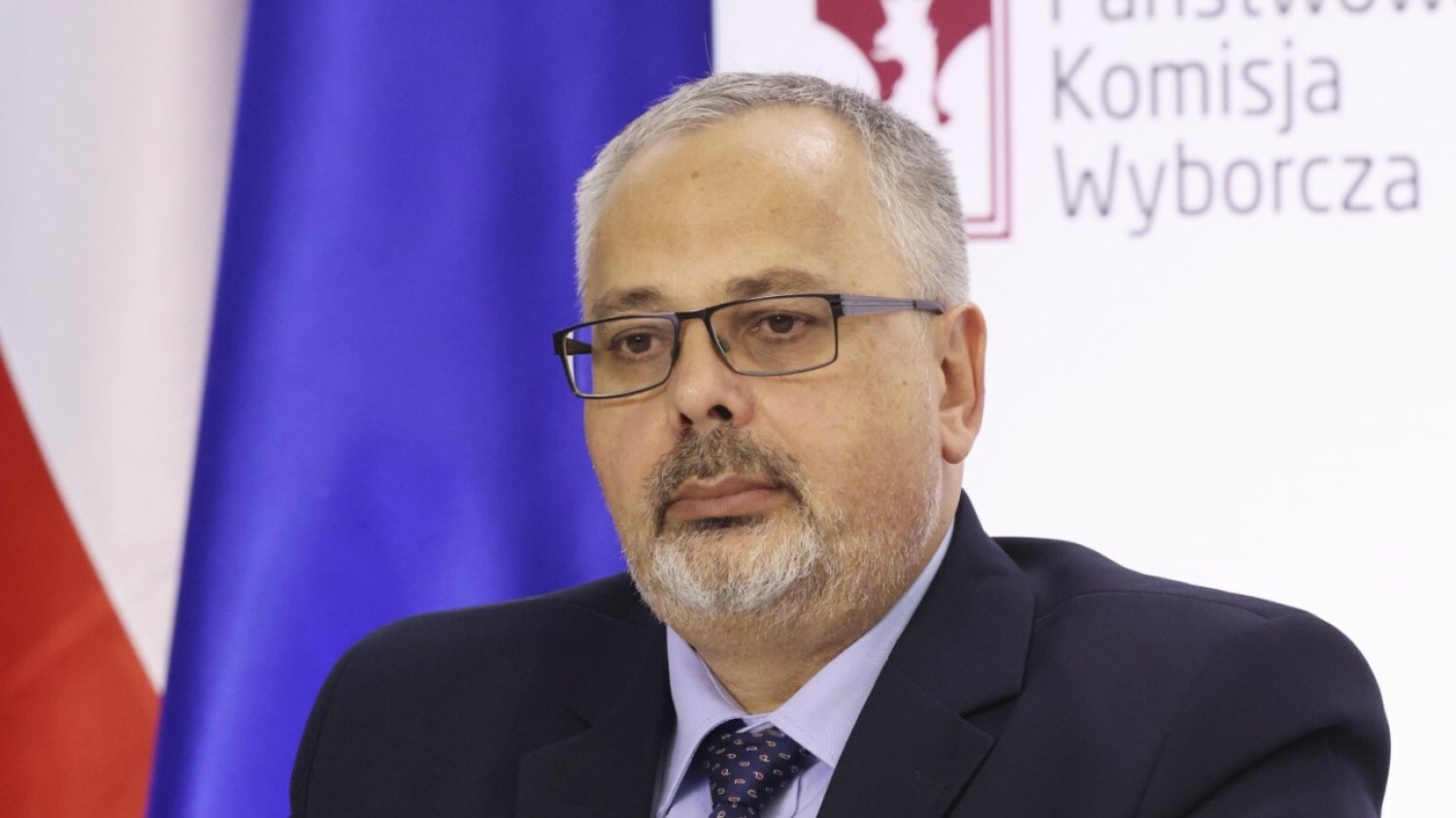 Członek PKW Ryszard Balicki wstrzymał sie od głosu. Tak się teraz z tego tłumaczy. Ryszard Balicki wstrzymał sie od głosu. To dzięki niemu PiS otrzyma miliony.