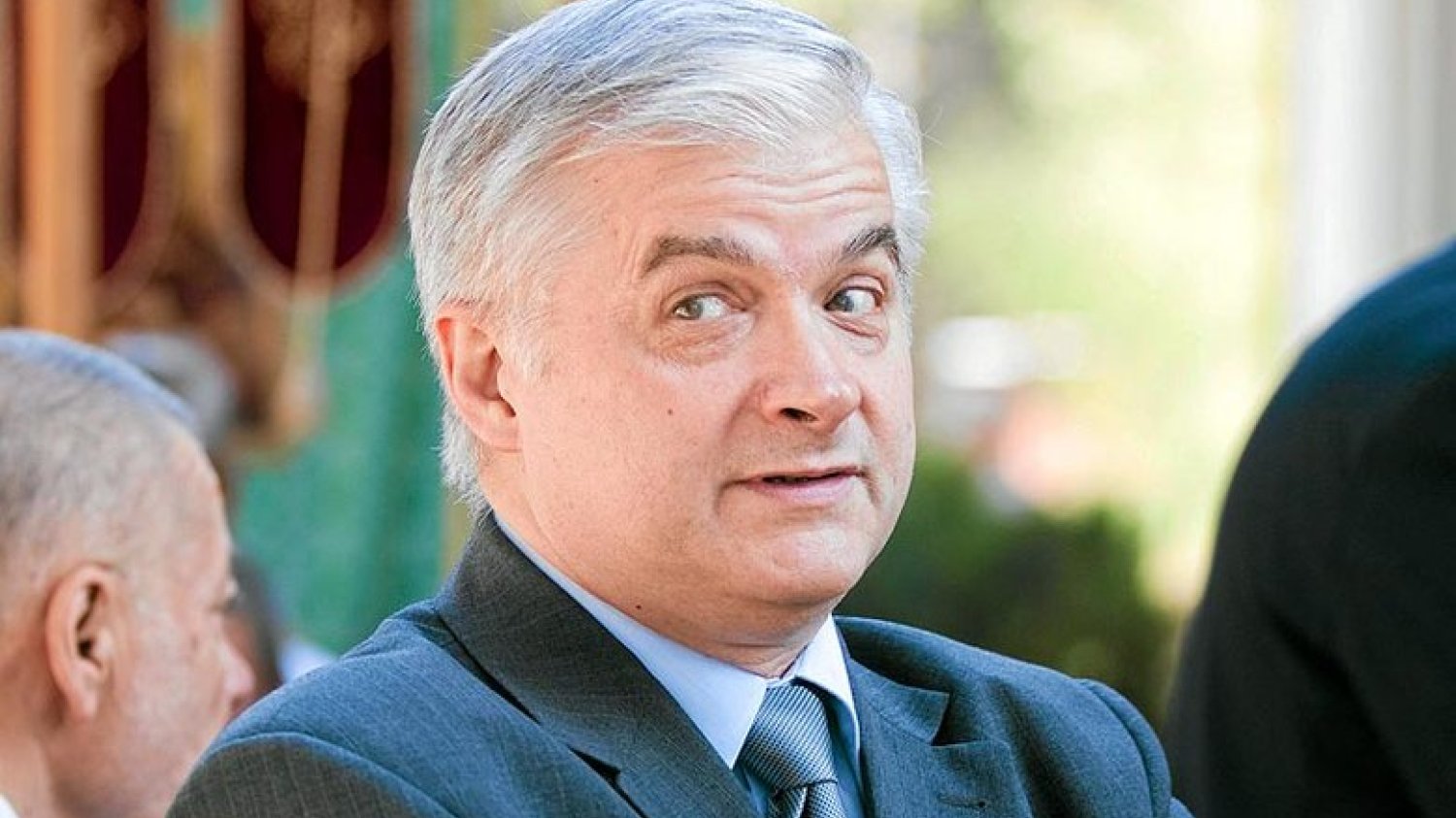 Włodzimierz Cimoszewicz może mieć poważne problemy z prawem. Za spowodowanie wypadku i potrącenie rowerzystki politykowi grożą nawet 3 lata więzienia.