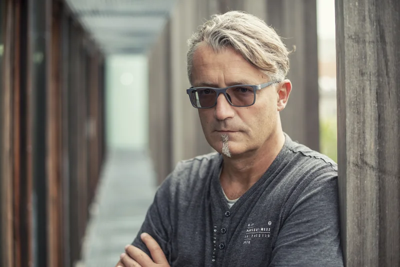 Piotr Głuchowski, współautor książki "Uzurpator", która opowiada o ks. Henryku Jankowskim.