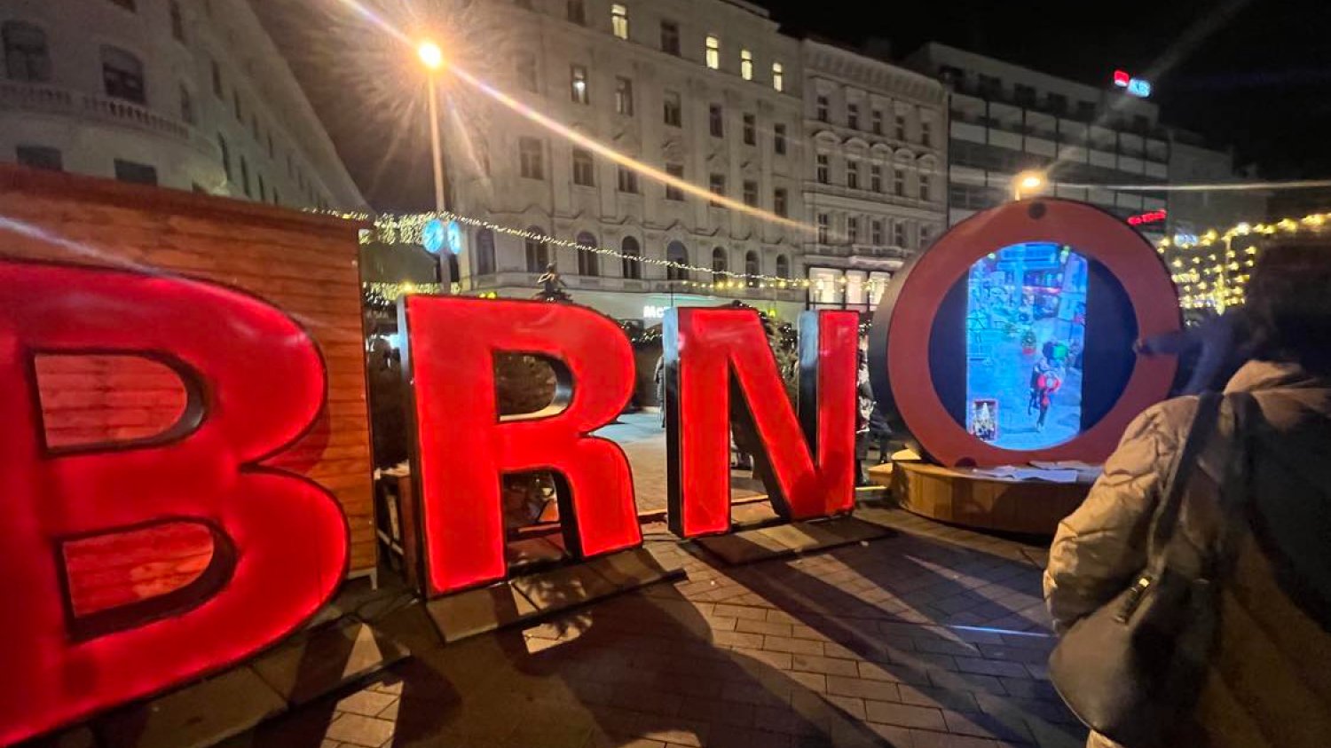 Brno w 2024 roku uzyskało prestiżowy tytuł Europejskiej Stolicy Bożego Narodzenia. To drugie co do wielkości miasto w Czechach i stolica Moraw Południowych może poszczycić się wyjątkowymi jarmarkami bożonarodzeniowymi.