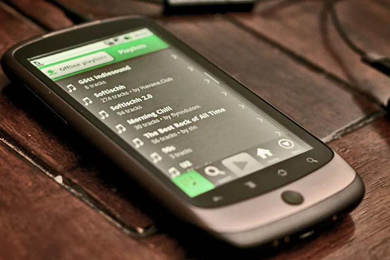 Spotify wprowadza ograniczenia czasowe odtwarzania muzyki dla kont Spotify Free.