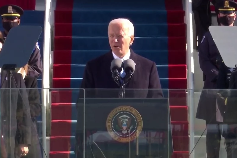 Joe Biden oficjalnie jest już 46. prezydentem USA. Tuż po złożeniu przysięgi wygłosił on płomienną mowę. Joe Biden oficjalnie jest już 46. prezydentem USA. Tuż po złożeniu przysięgi wygłosił on płomienną mowę o przyszłości.