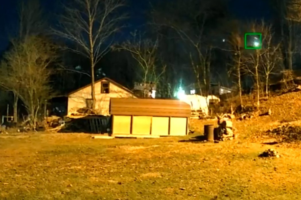 Kula ognia widziana na terenie amerykańskiego stanu Ohio. Wideo nagrane zostało przez Elishę Shank