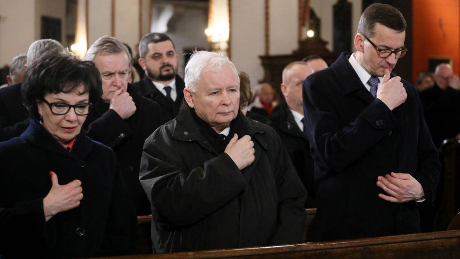 Ksiądz zmienił modlitwę, by nie kojarzyła się z polityką. Reakcja Pawłowicz